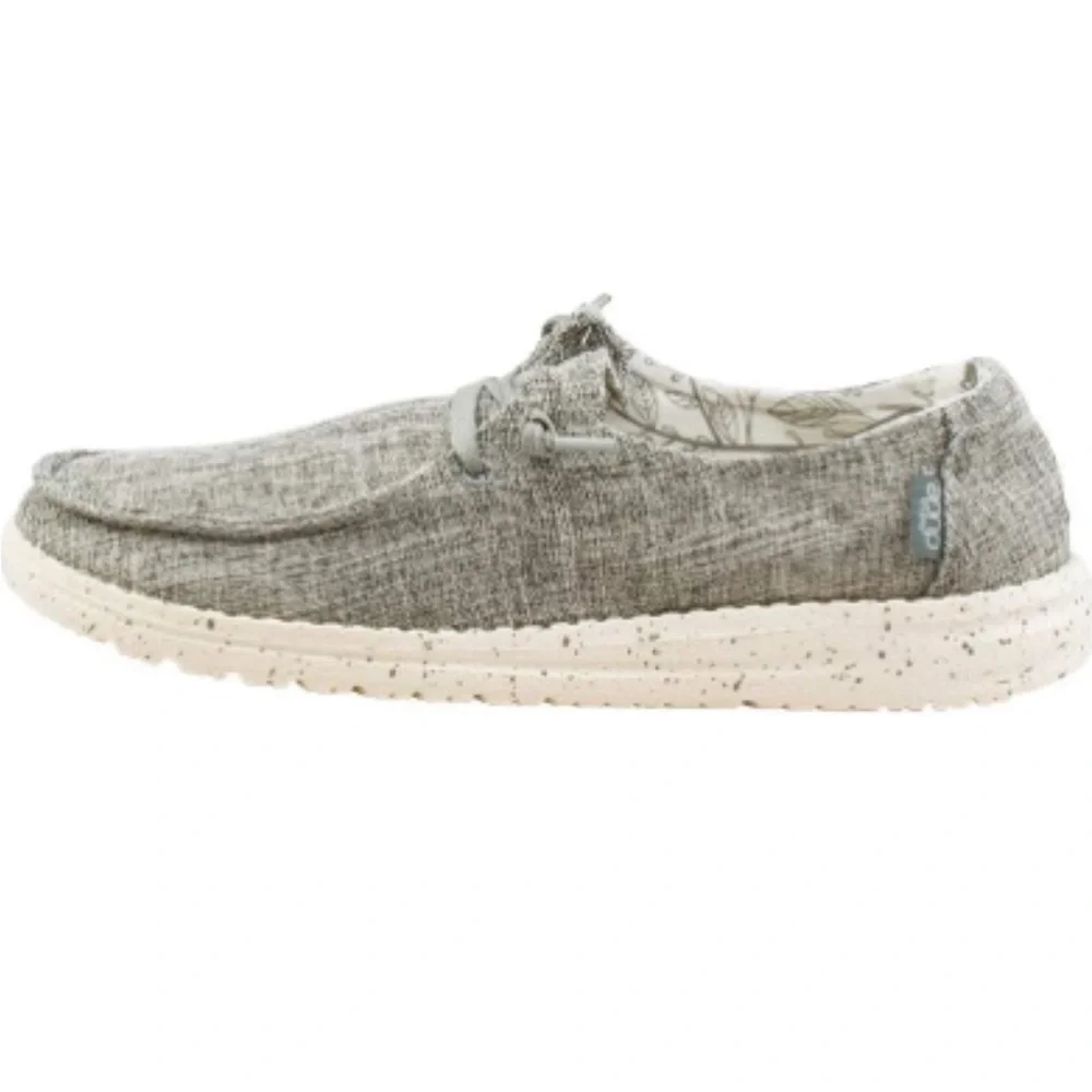 Hey Dude women’s Wendy Rise Women's Moccasin size 6